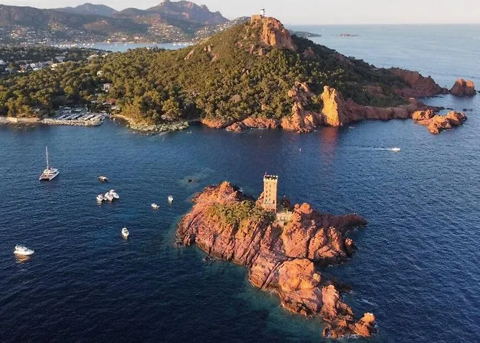Avec Vue Splendide * Saint-Raphael (Var)